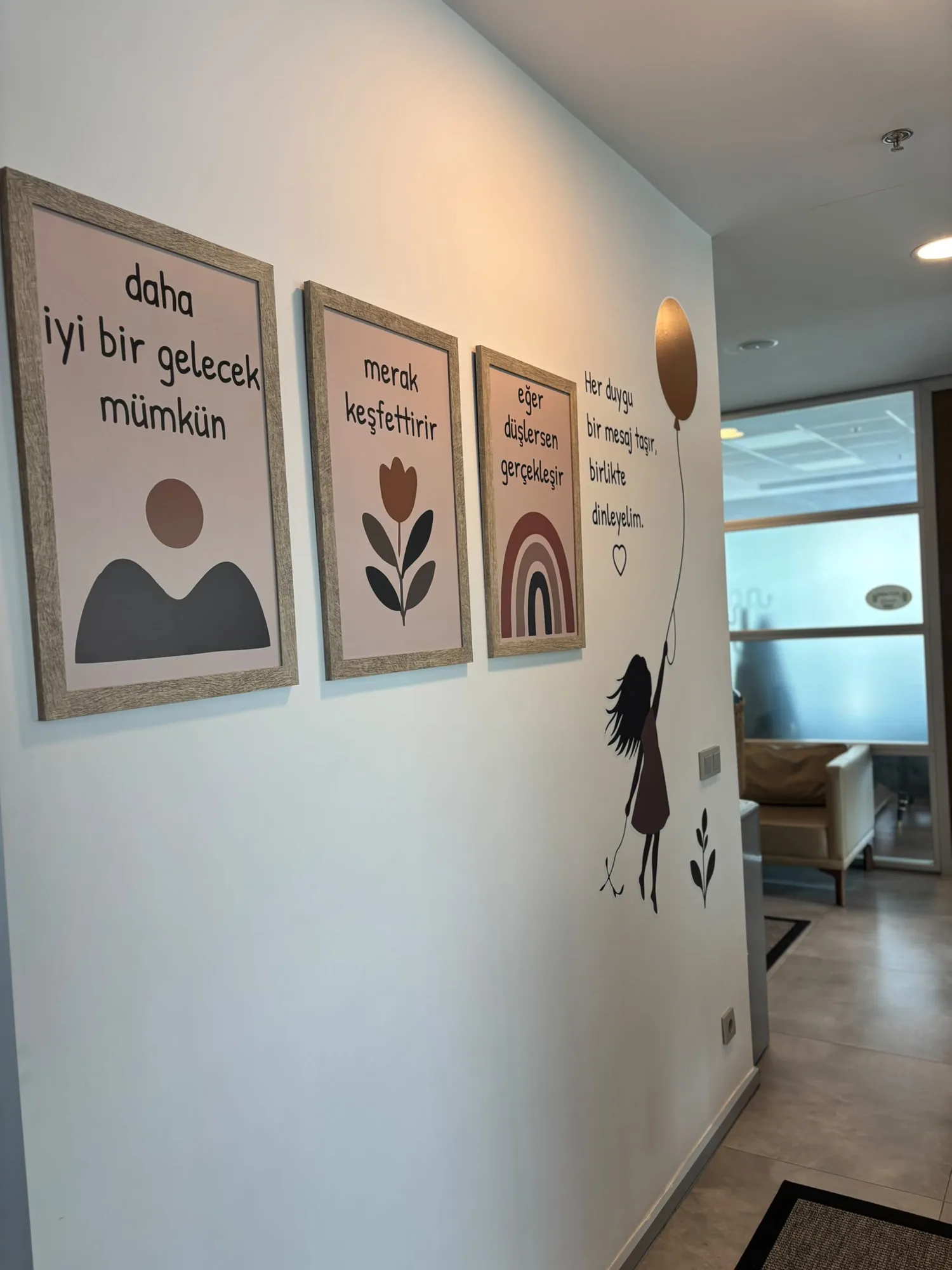 Kliniğimizin sıcak ve güvenli bekleme alanı